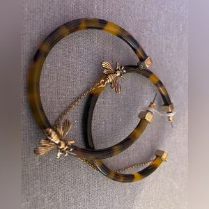 Betsey Johnson tortiseshell hoop earrings with bees asymetrical